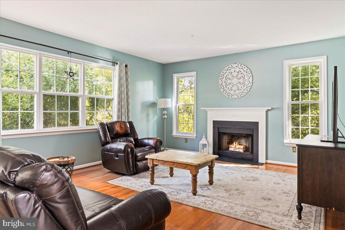 902 Red Coat Farm Dr