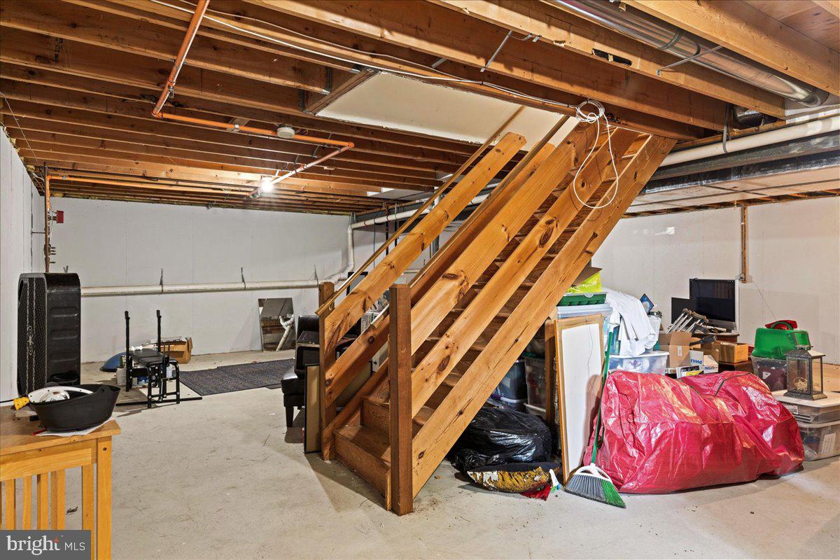 902 Red Coat Farm Dr