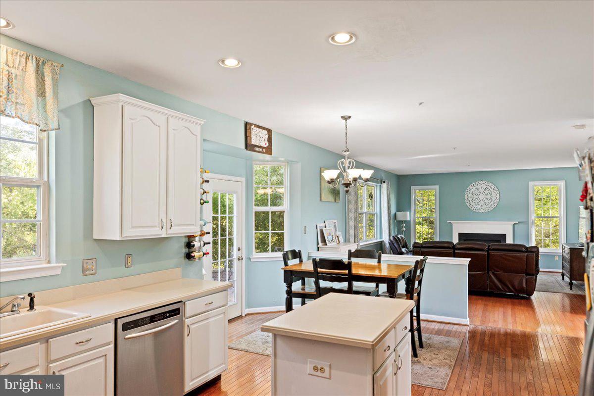 902 Red Coat Farm Dr