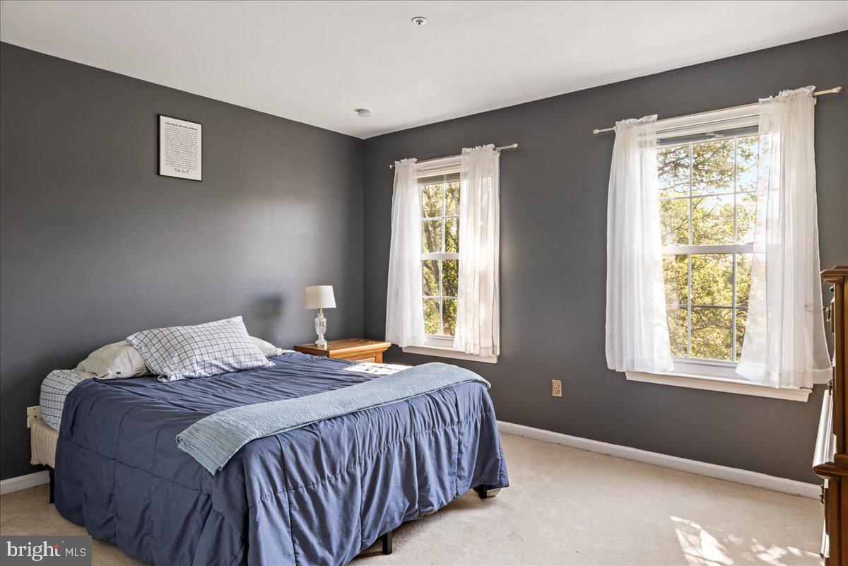 902 Red Coat Farm Dr