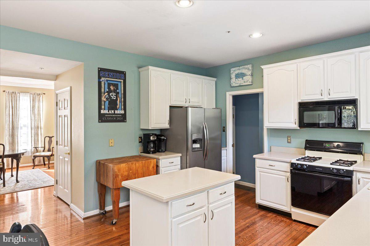 902 Red Coat Farm Dr