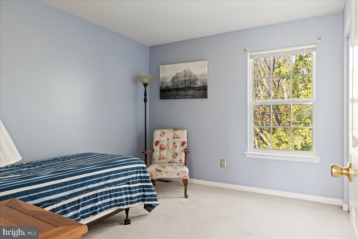 902 Red Coat Farm Dr