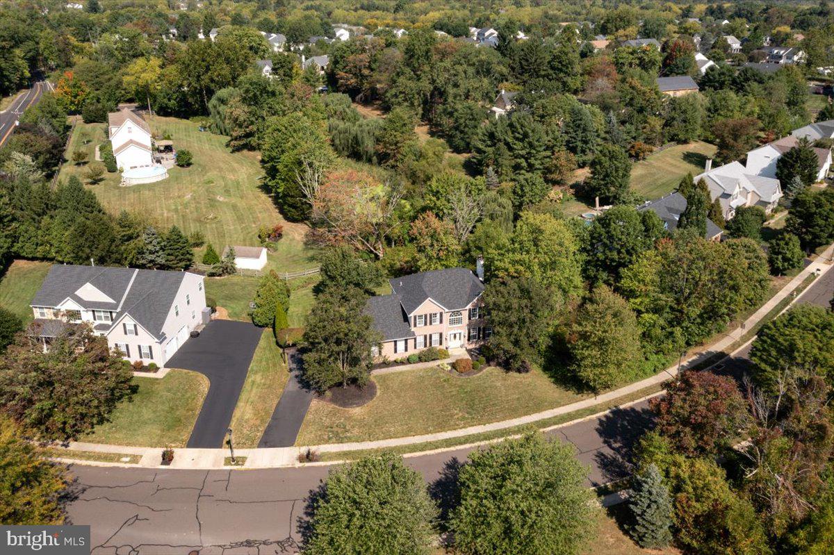 902 Red Coat Farm Dr