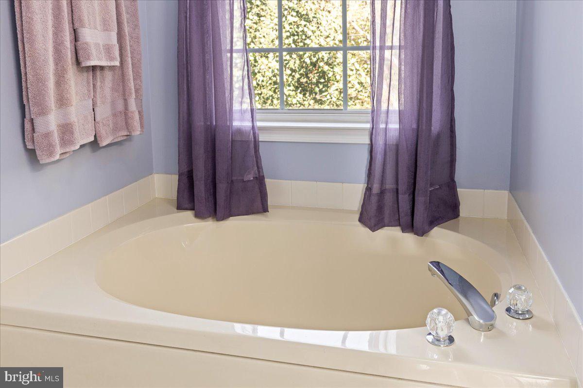 902 Red Coat Farm Dr