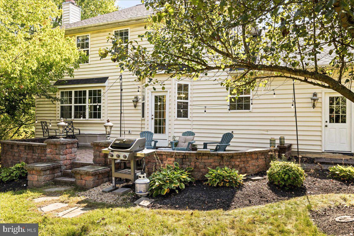 902 Red Coat Farm Dr