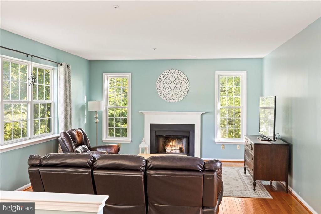 902 Red Coat Farm Dr