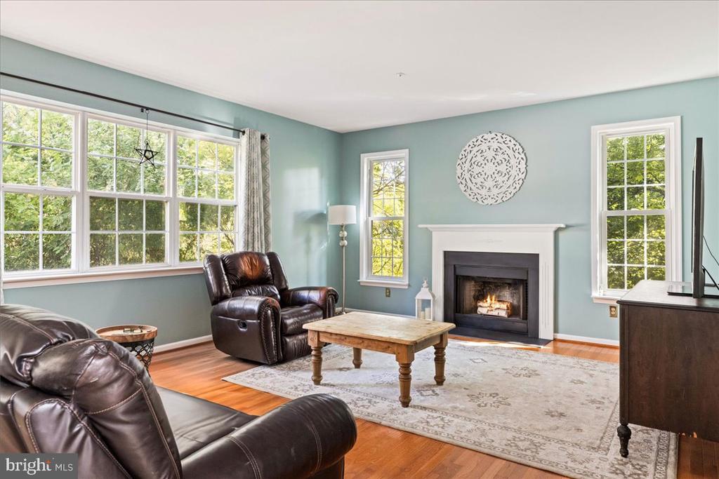 902 Red Coat Farm Dr