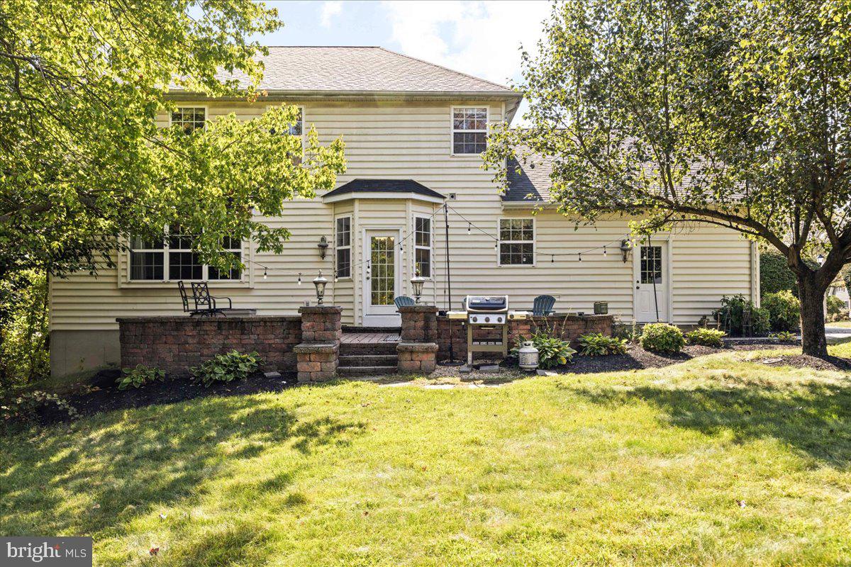 902 Red Coat Farm Dr