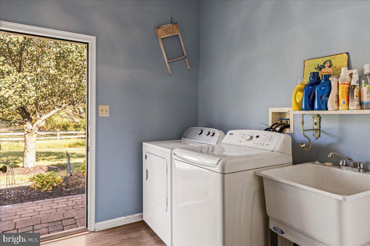 902 Red Coat Farm Dr