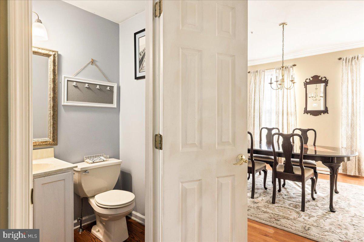 902 Red Coat Farm Dr