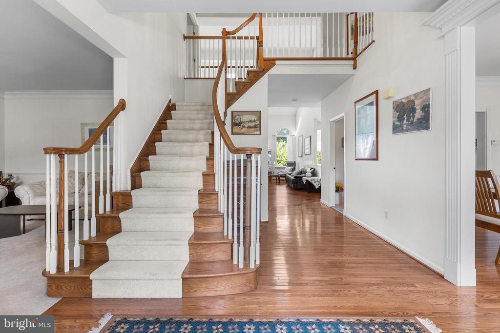 19 SARATOGA COURT