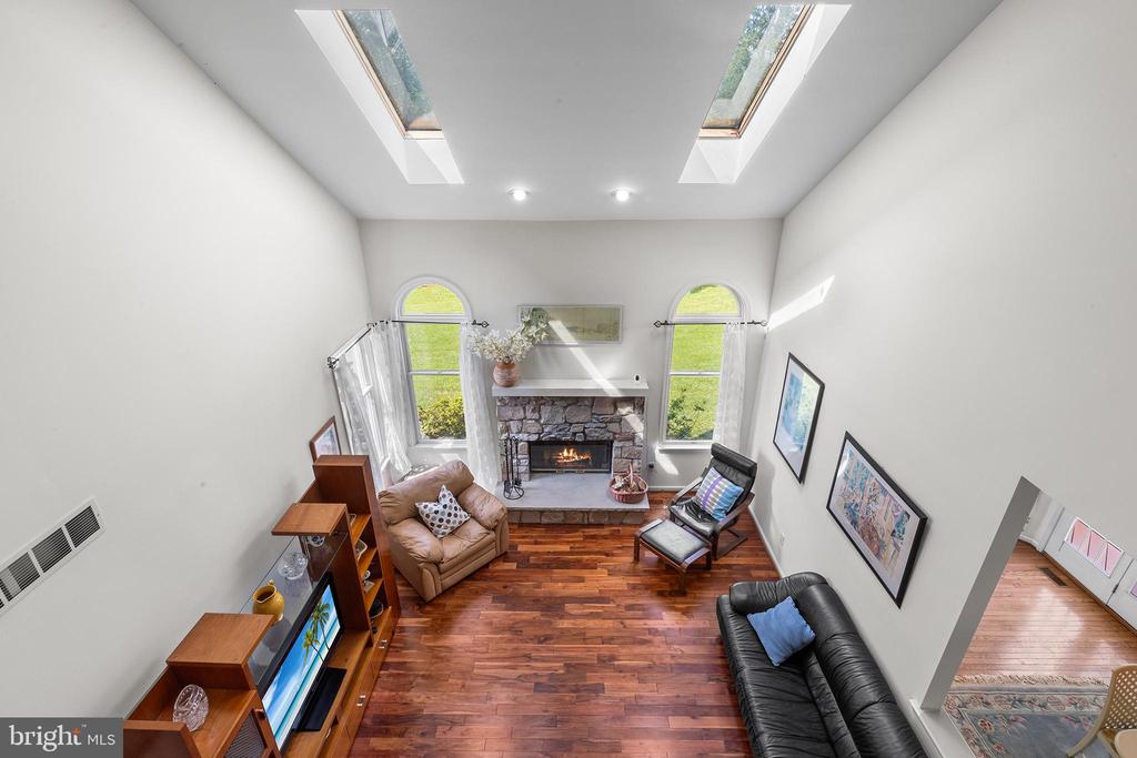 19 SARATOGA COURT