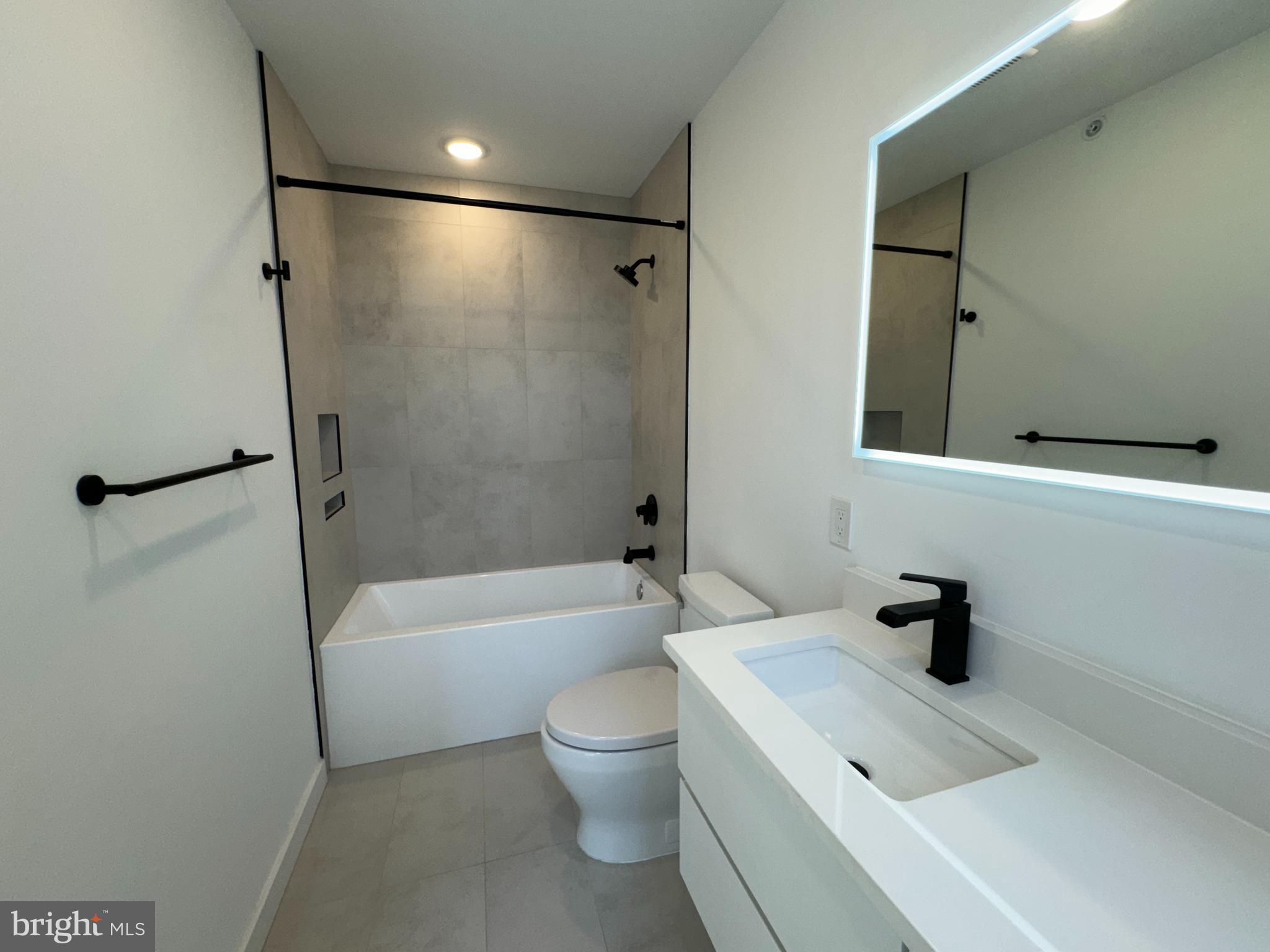 1623 CHRISTIAN ST #PH