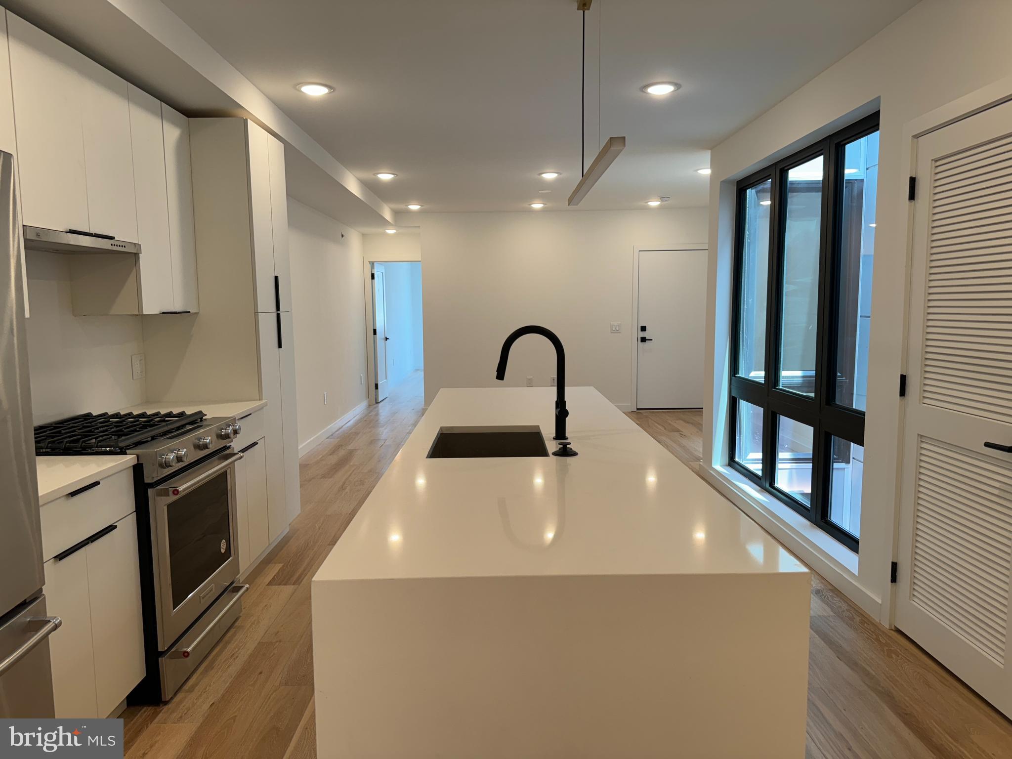 1623 CHRISTIAN ST #PH