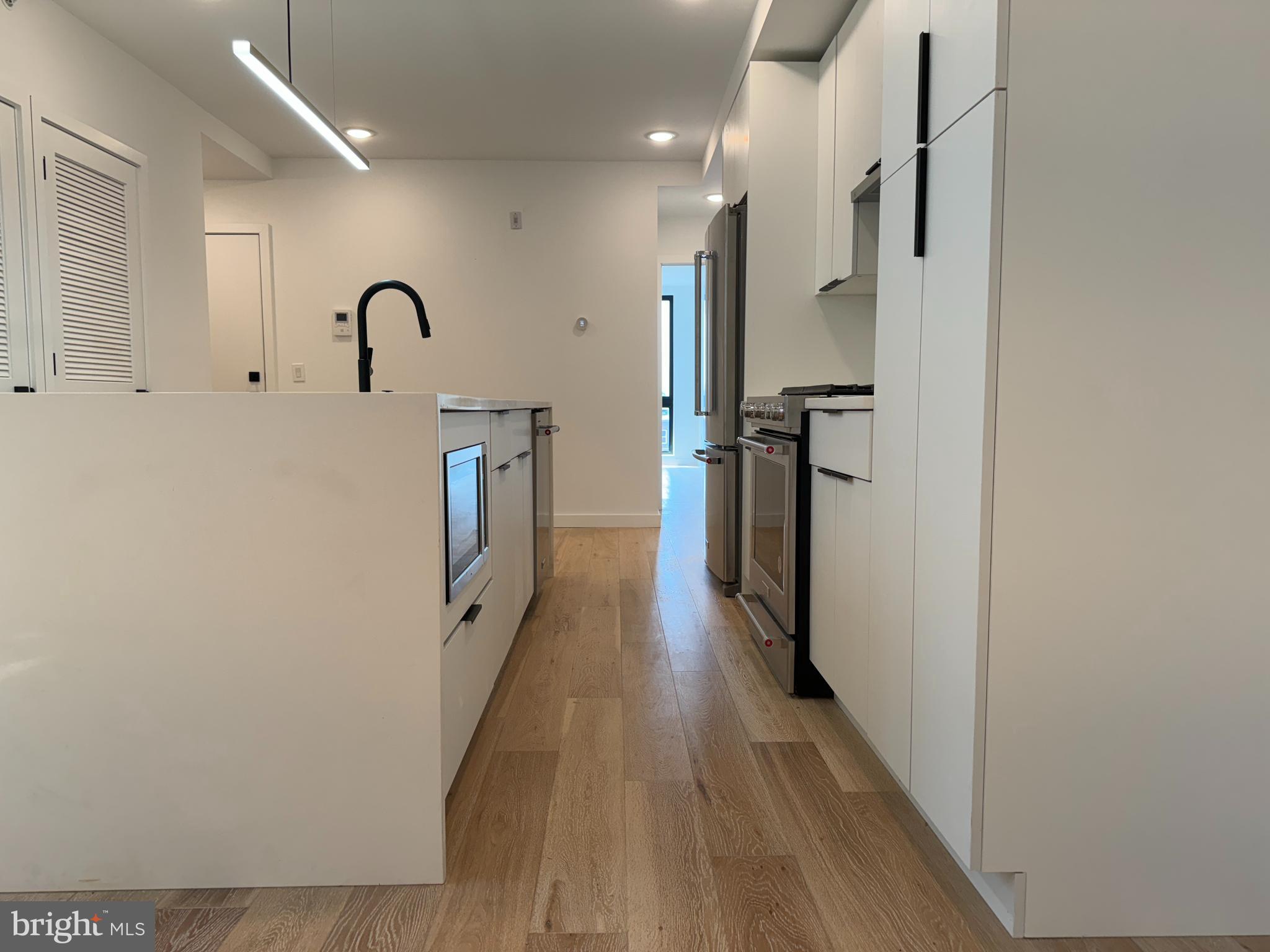 1623 CHRISTIAN ST #PH