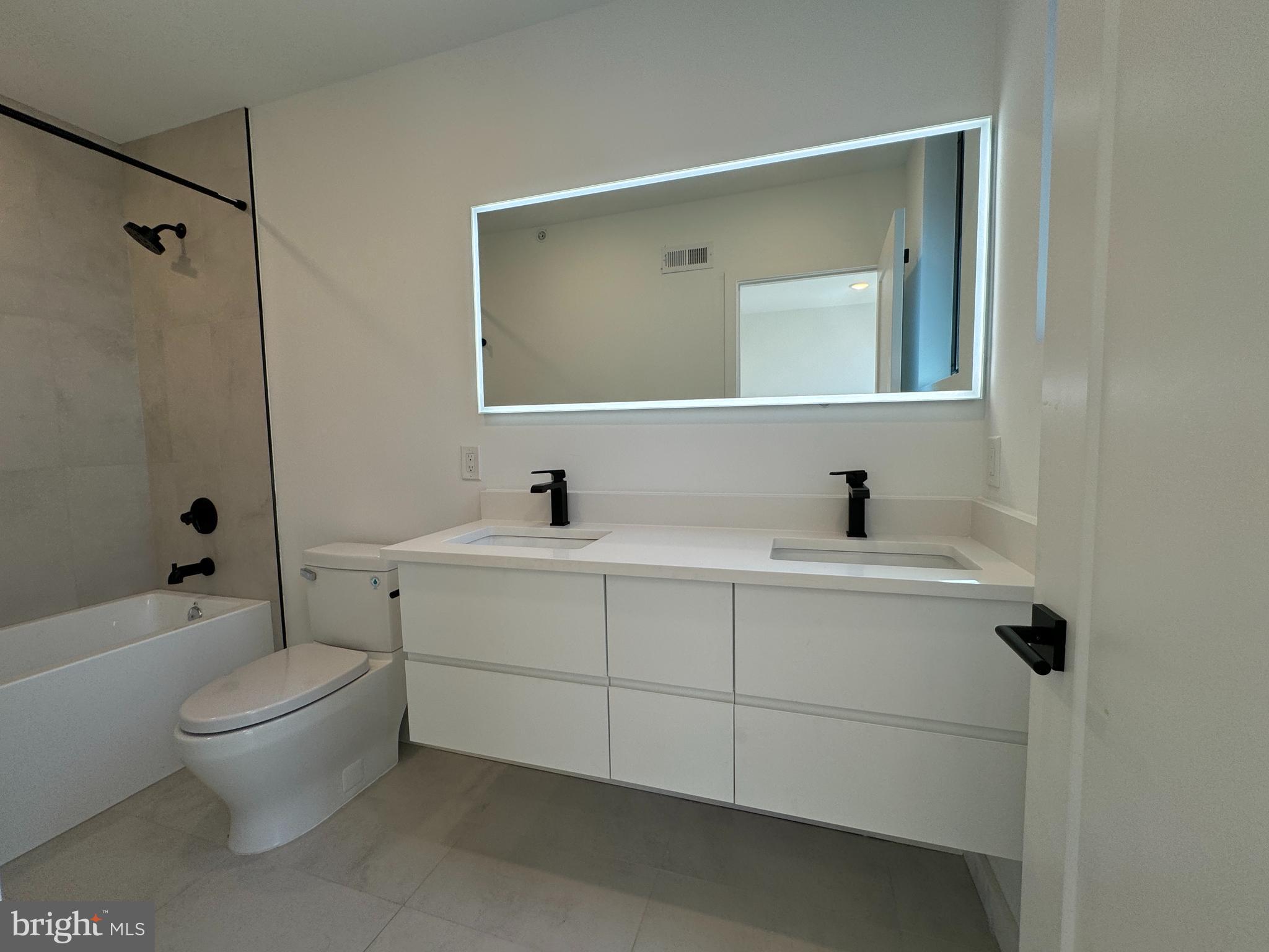 1623 CHRISTIAN ST #PH