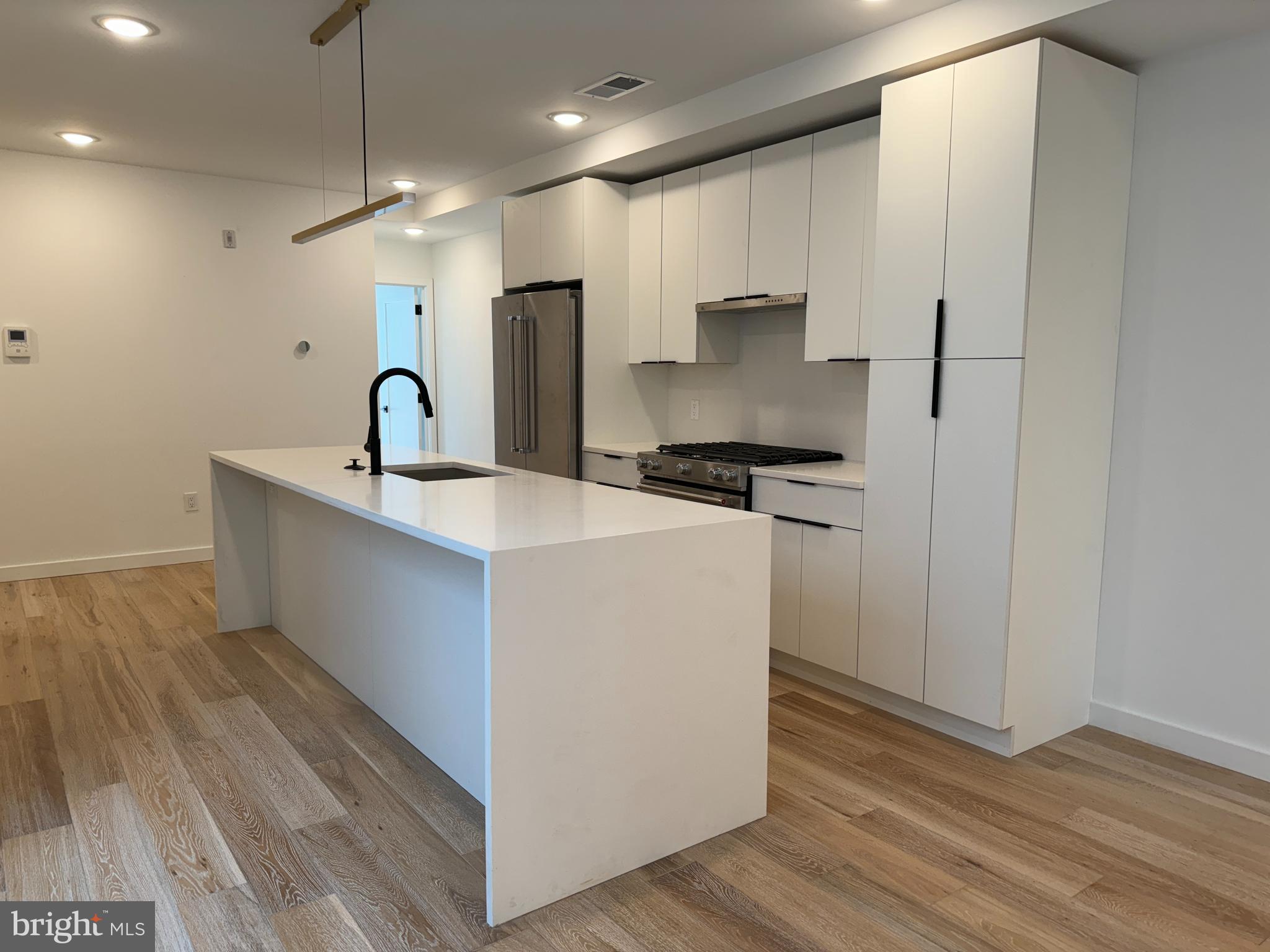 1623 CHRISTIAN ST #PH