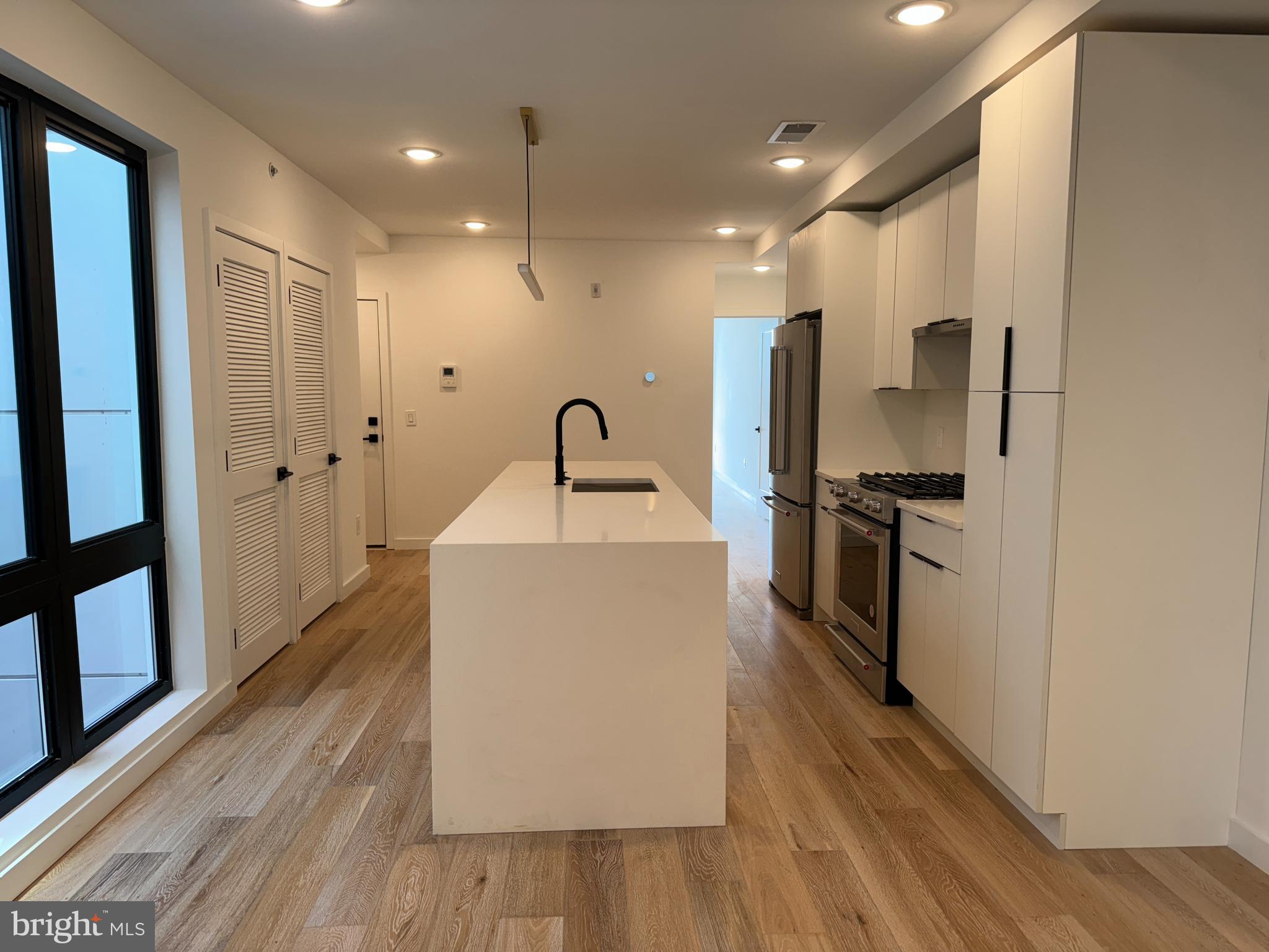 1623 CHRISTIAN ST #PH