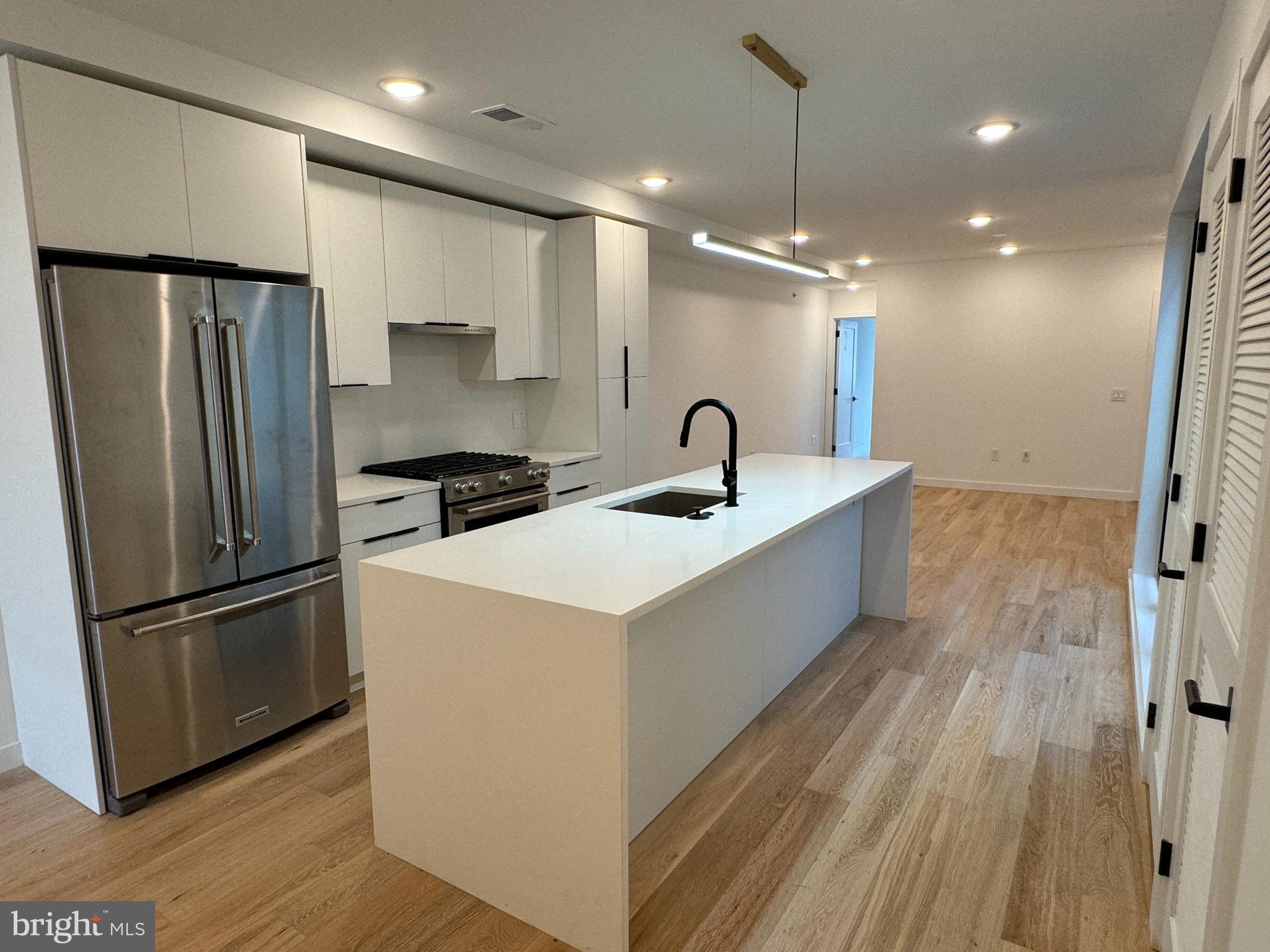 1623 CHRISTIAN ST #PH