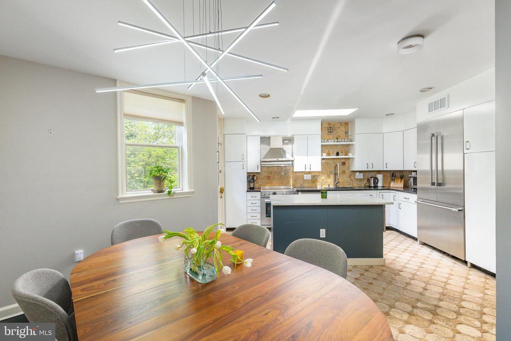 403 E Evergreen Ave #C