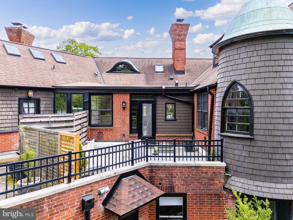 403 E Evergreen Ave #C
