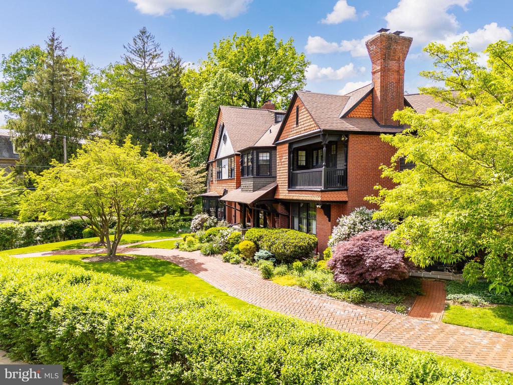 403 E Evergreen Ave #C