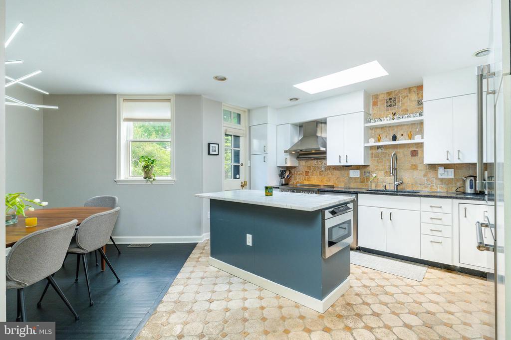 403 E Evergreen Ave #C
