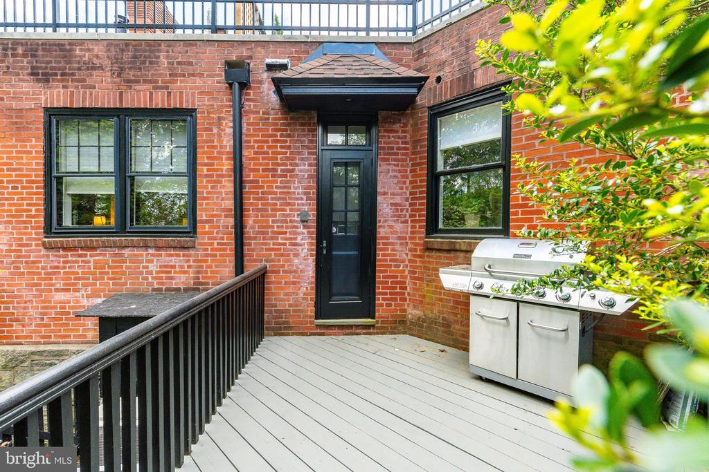 403 E Evergreen Ave #C
