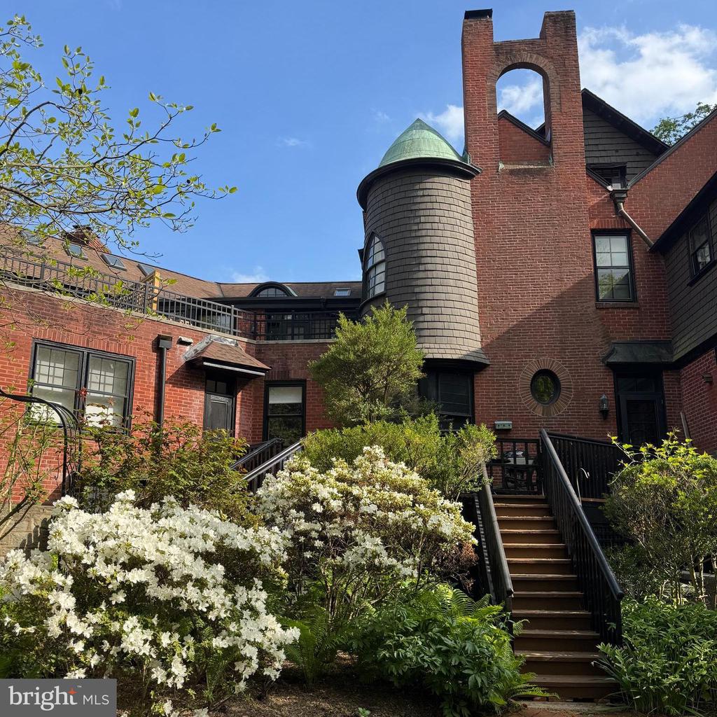 403 E Evergreen Ave #C