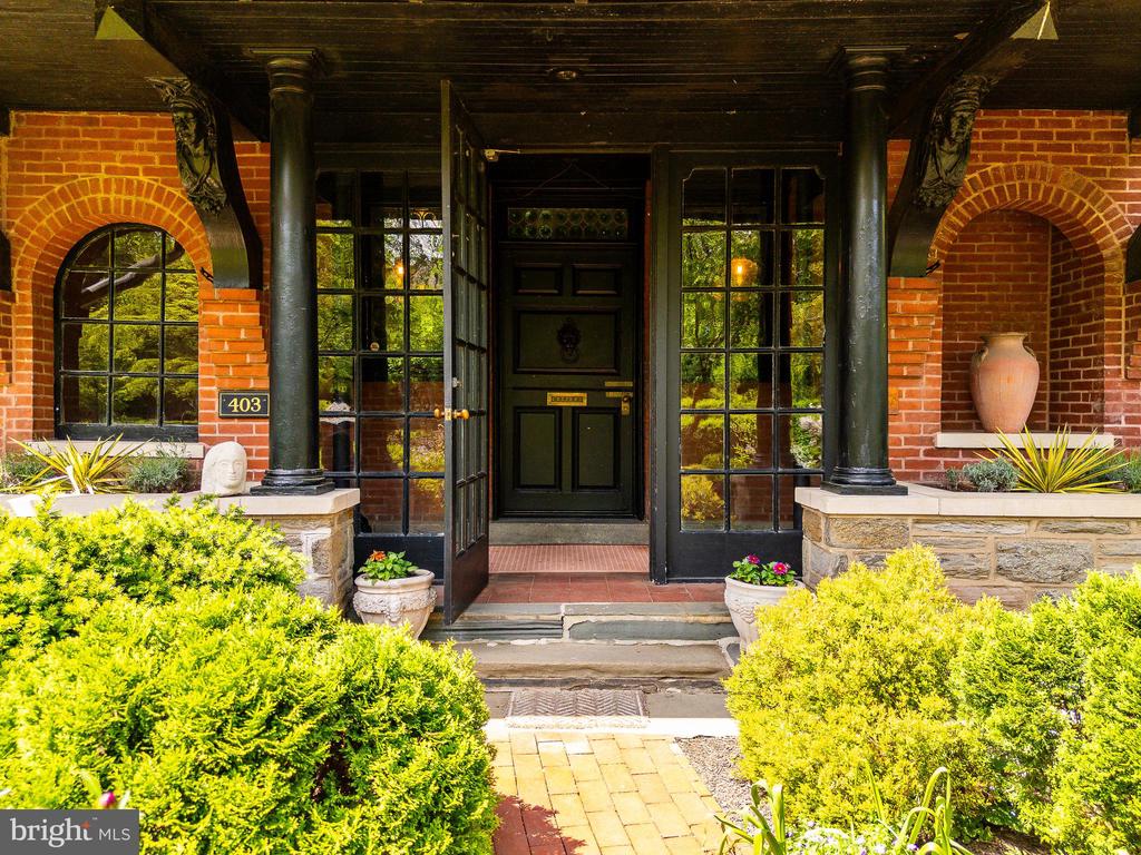 403 E Evergreen Ave #C