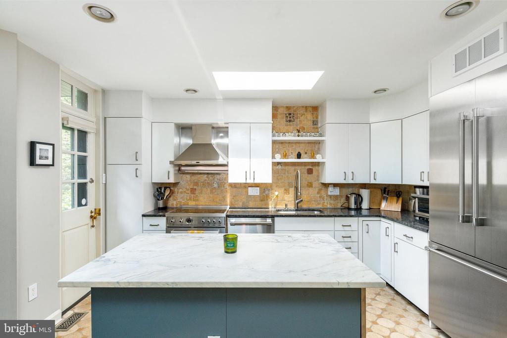 403 E Evergreen Ave #C
