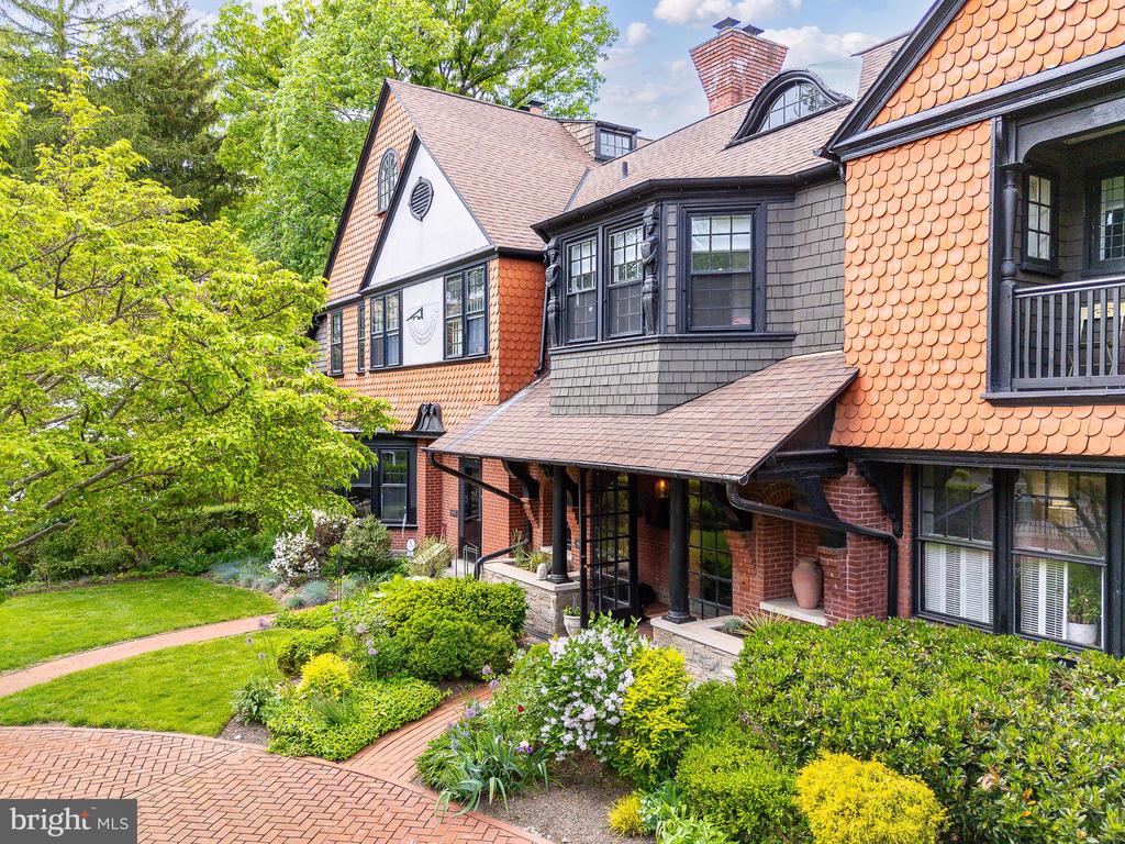 403 E Evergreen Ave #C