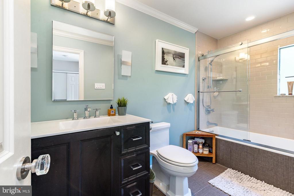 403 E Evergreen Ave #C