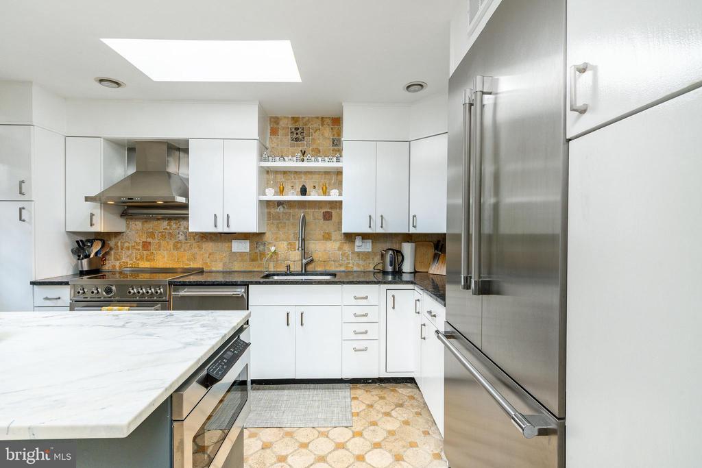 403 E Evergreen Ave #C