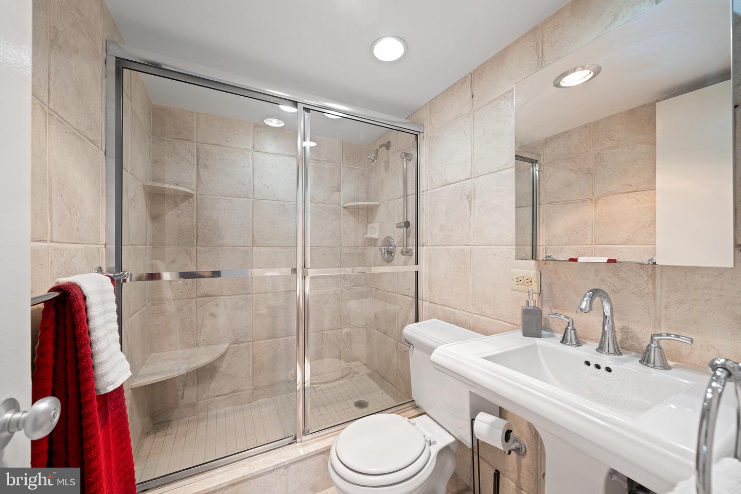 210 Locust St #19gw
