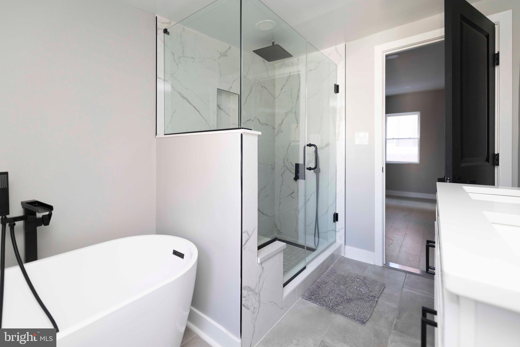 1725 W THOMPSON STREET