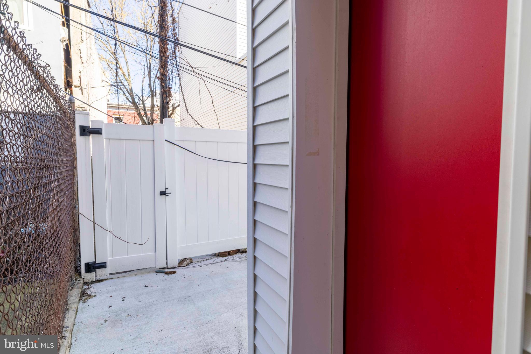 1725 W THOMPSON STREET