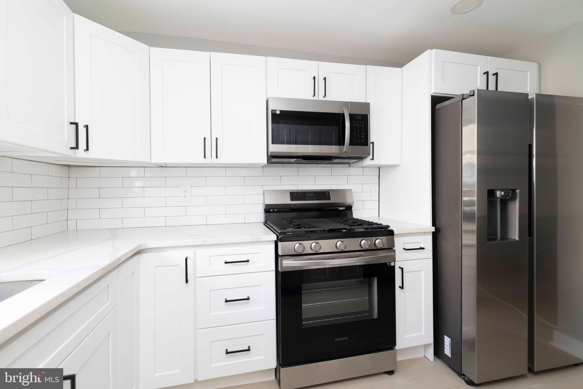 1725 W THOMPSON STREET