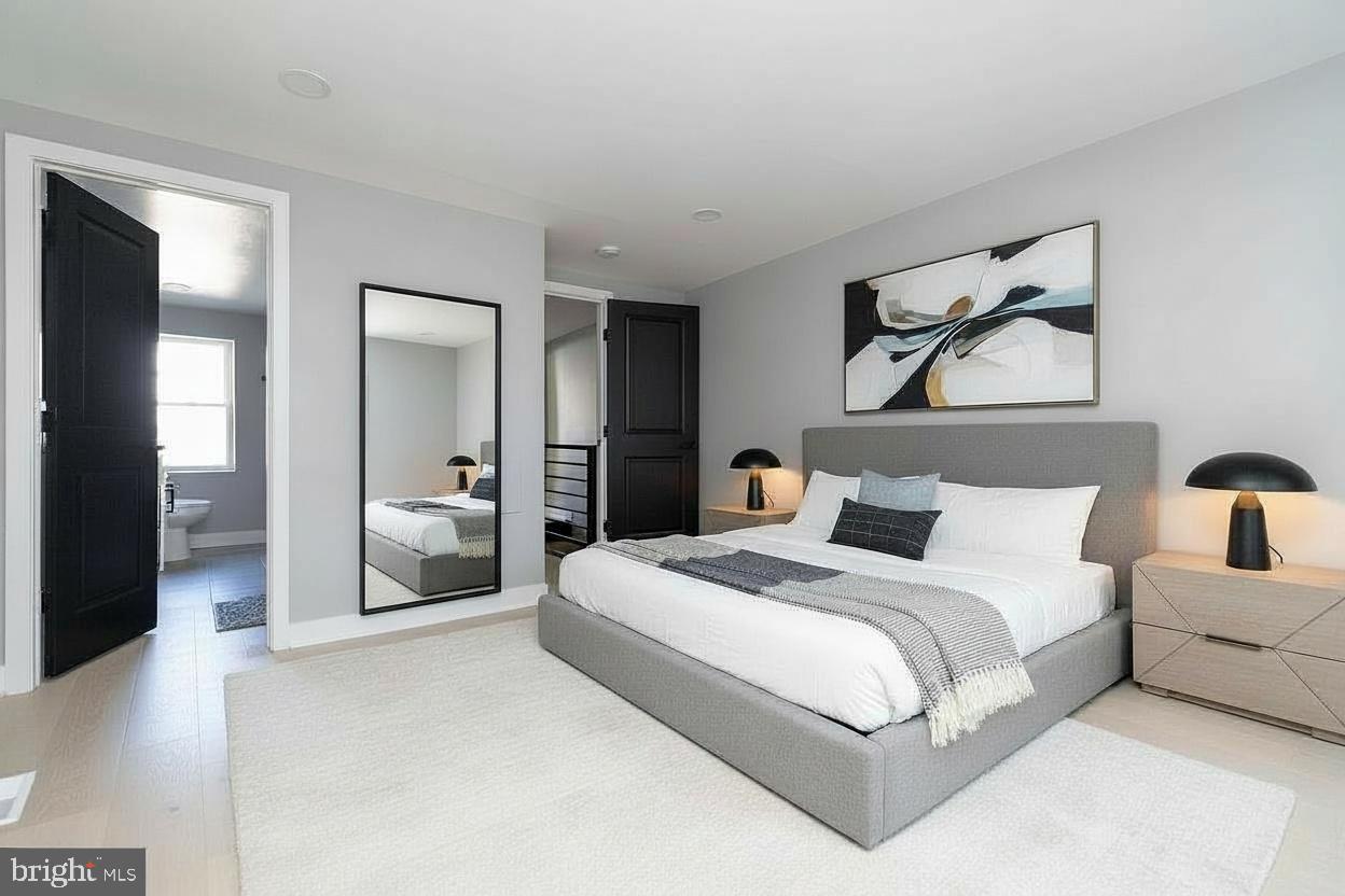 1725 W THOMPSON STREET