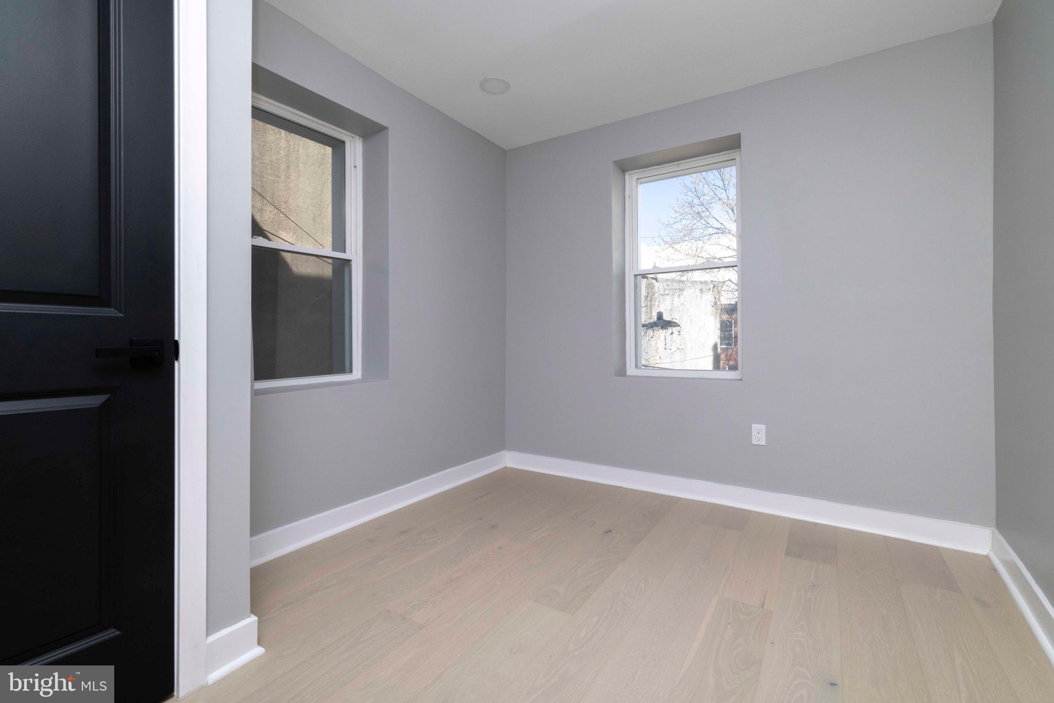 1725 W THOMPSON STREET