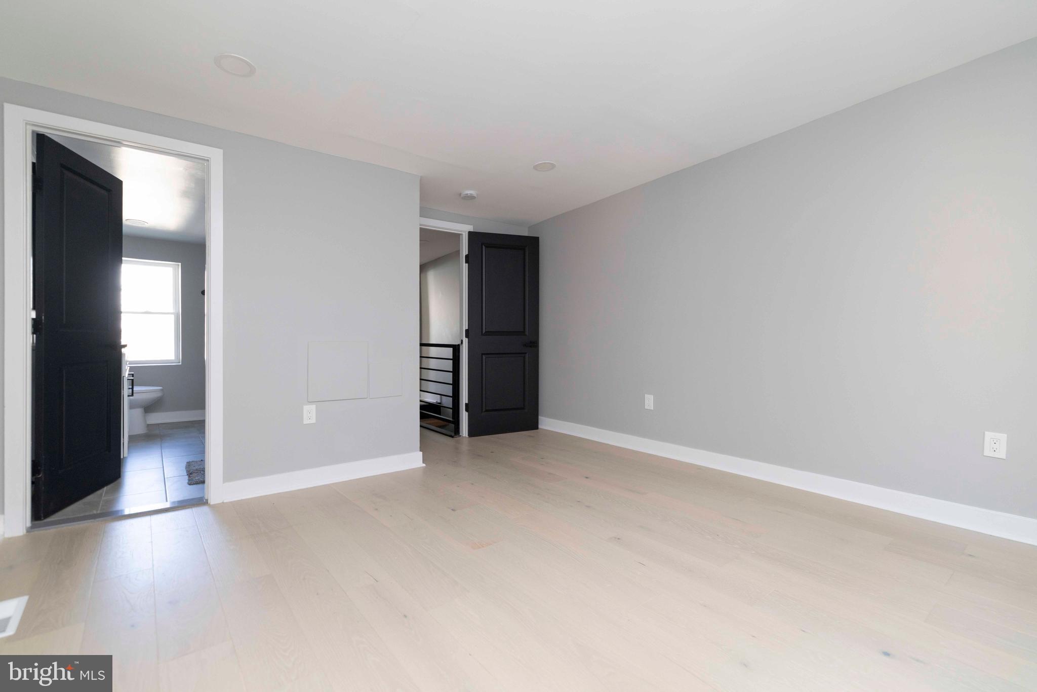 1725 W THOMPSON STREET