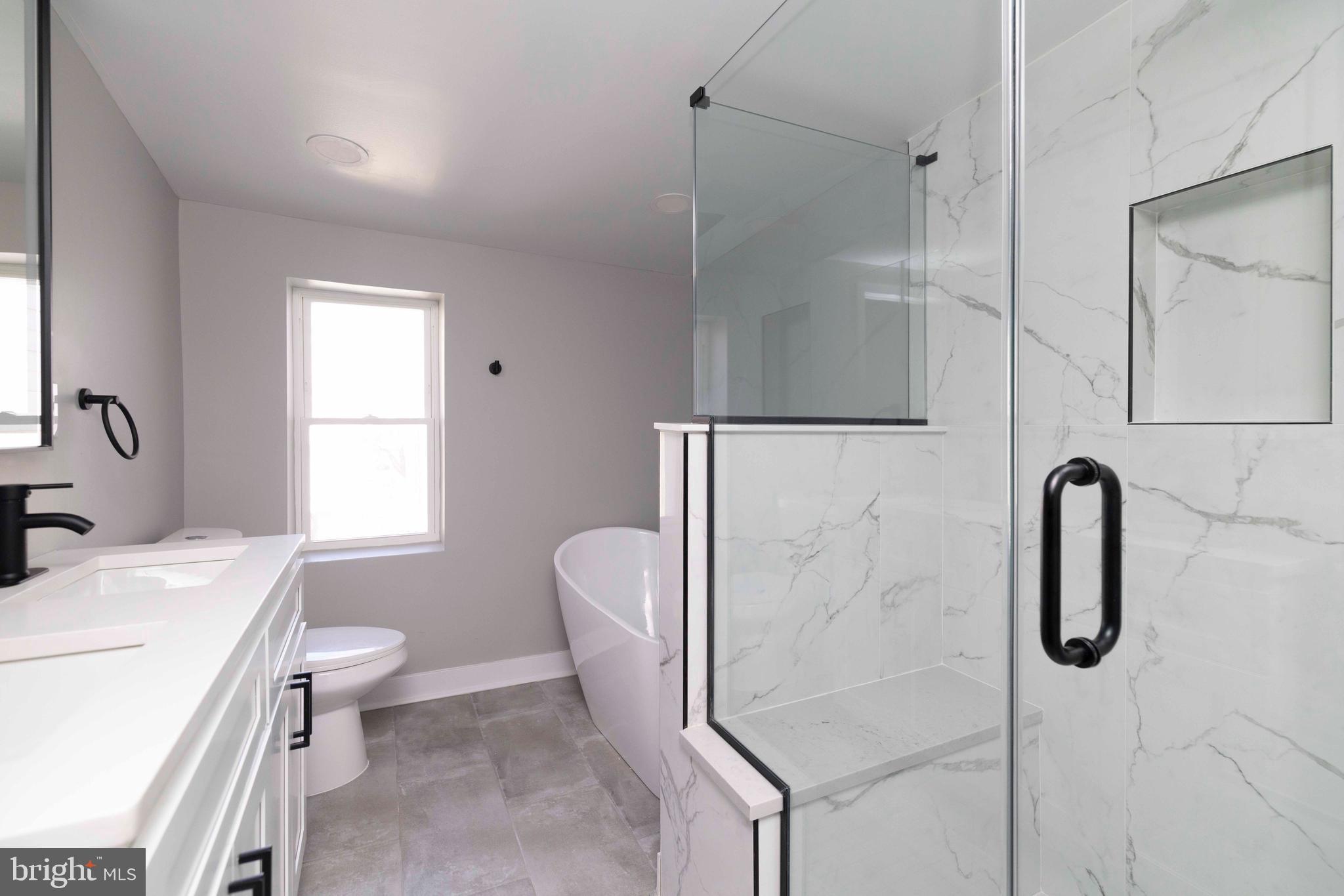 1725 W THOMPSON STREET