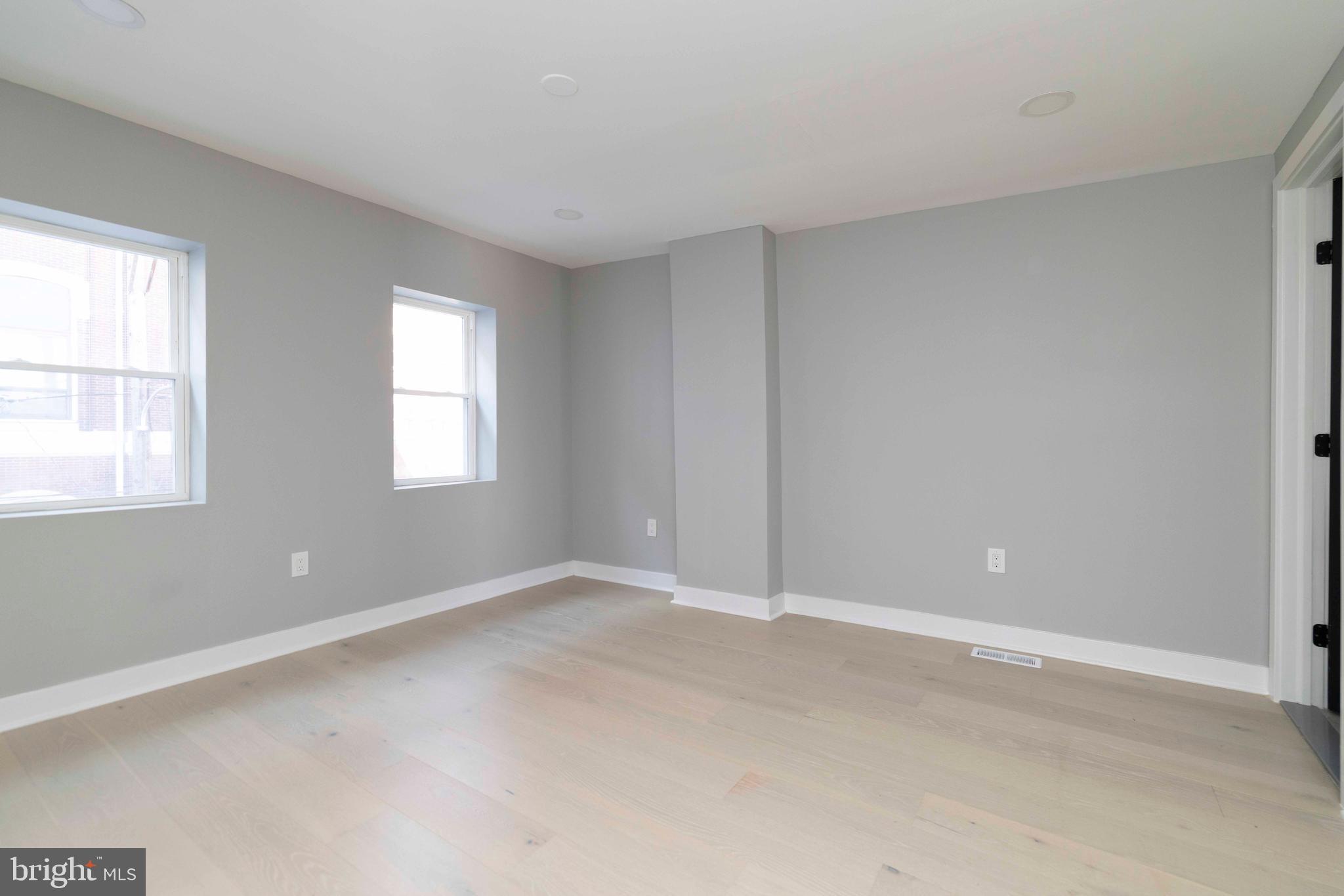 1725 W THOMPSON STREET