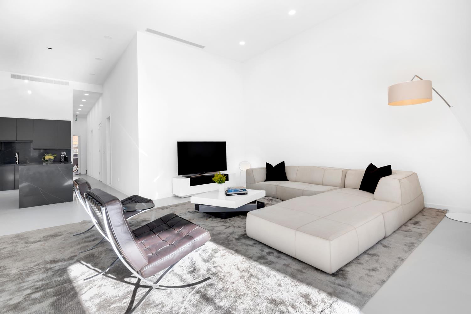 114 FRANKLIN Street 5