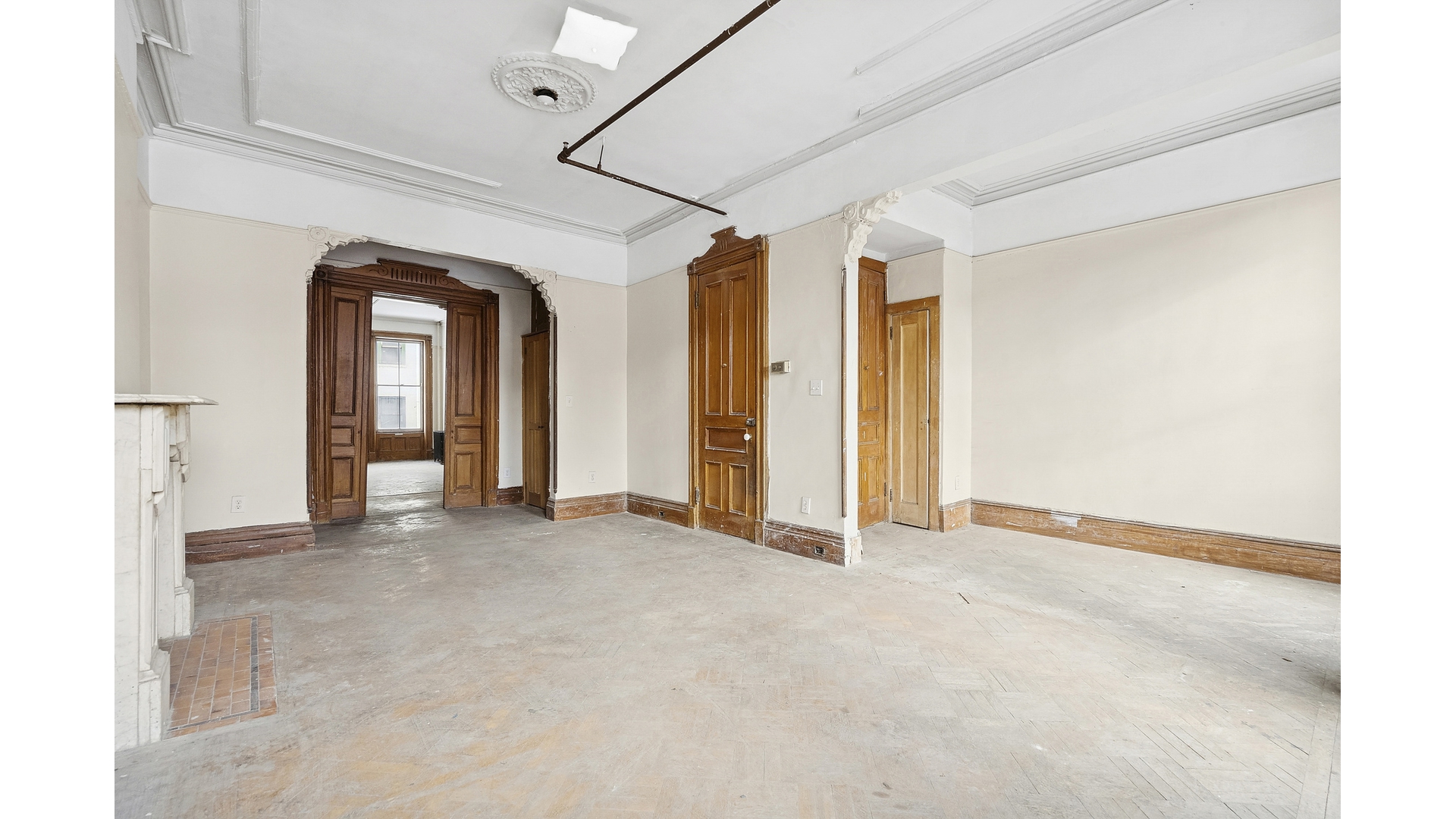 7 E 124TH Street