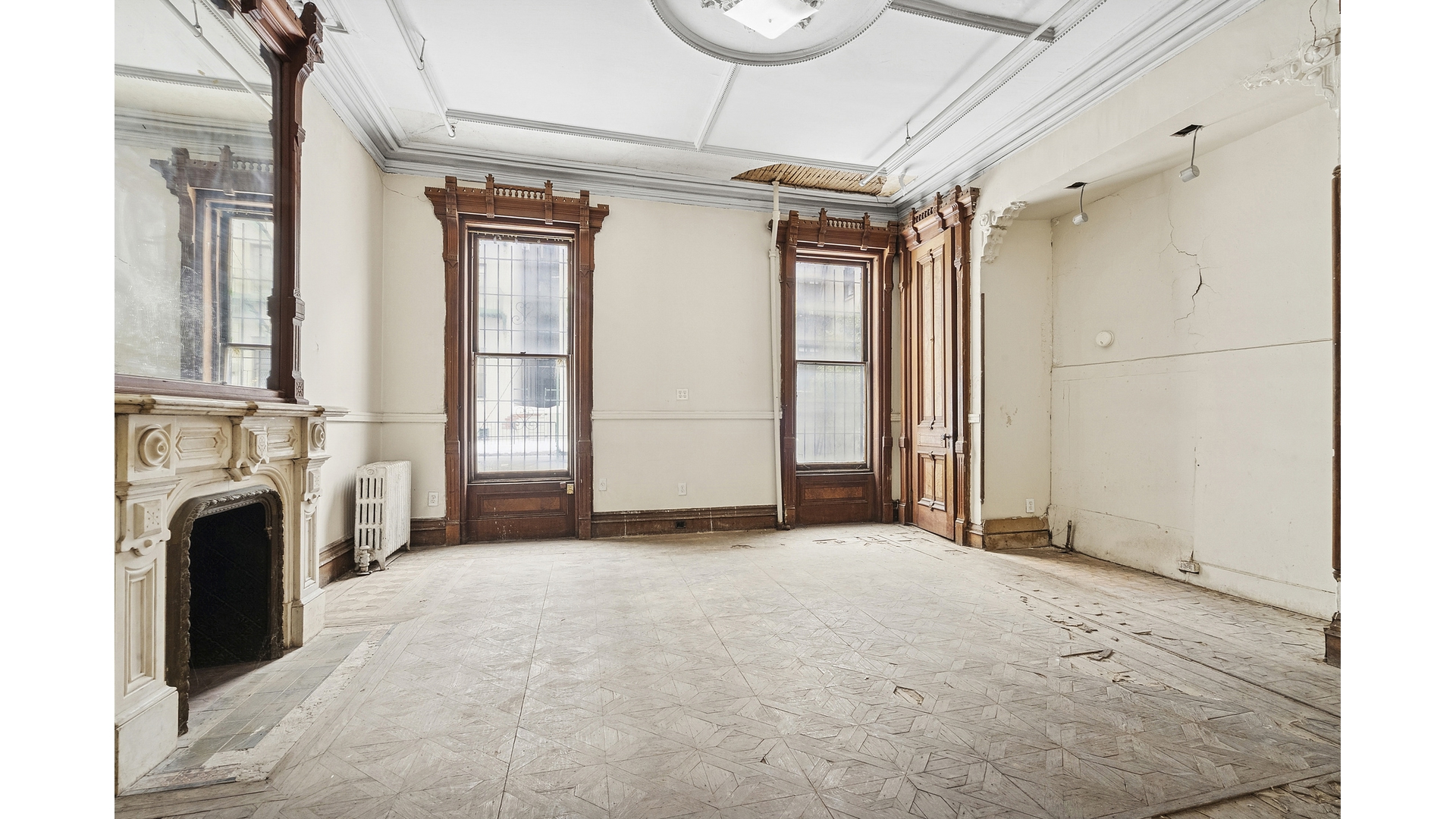 7 E 124TH Street
