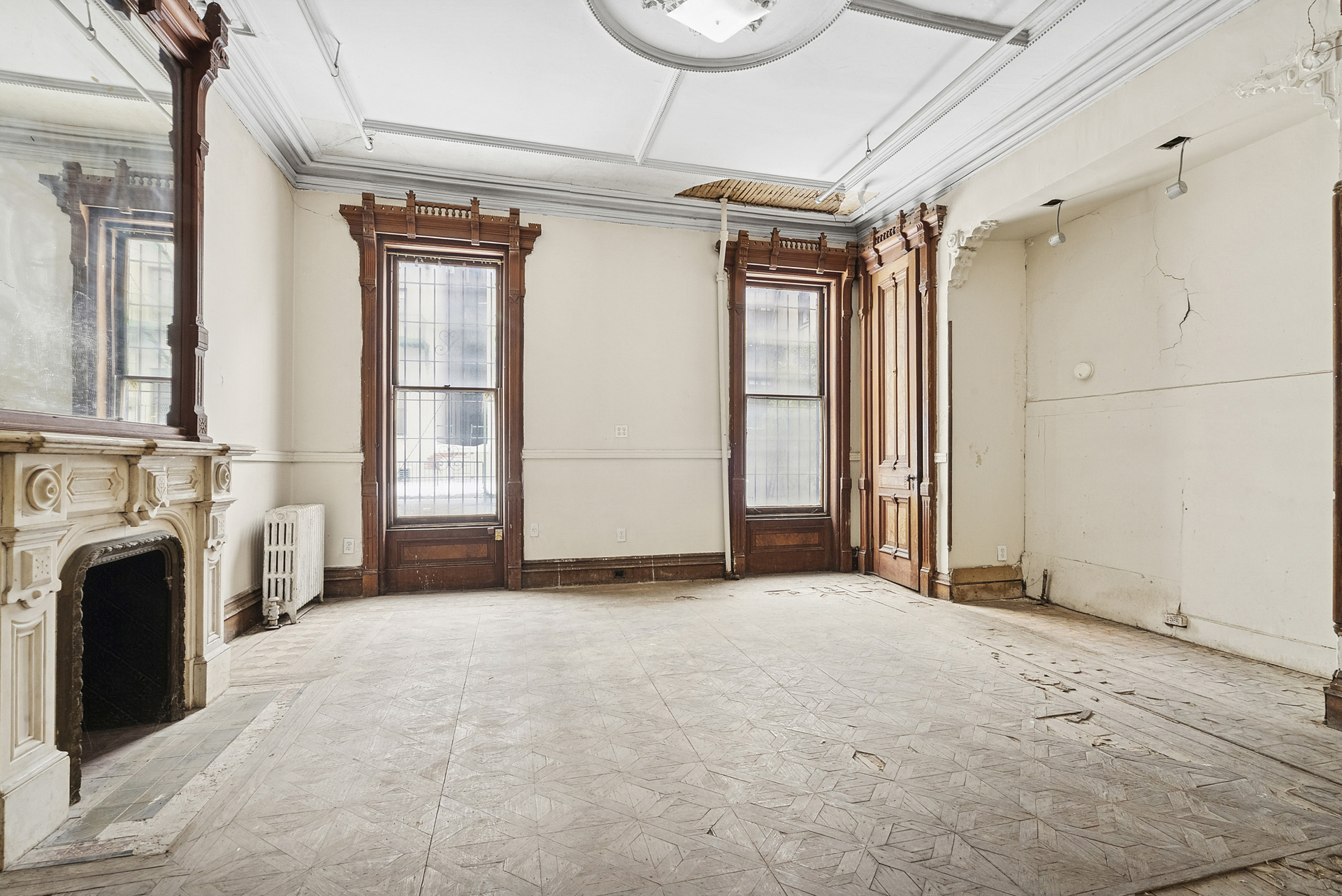 7 E 124TH Street