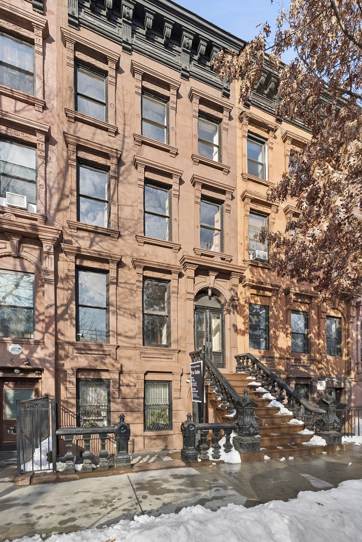 7 E 124TH Street