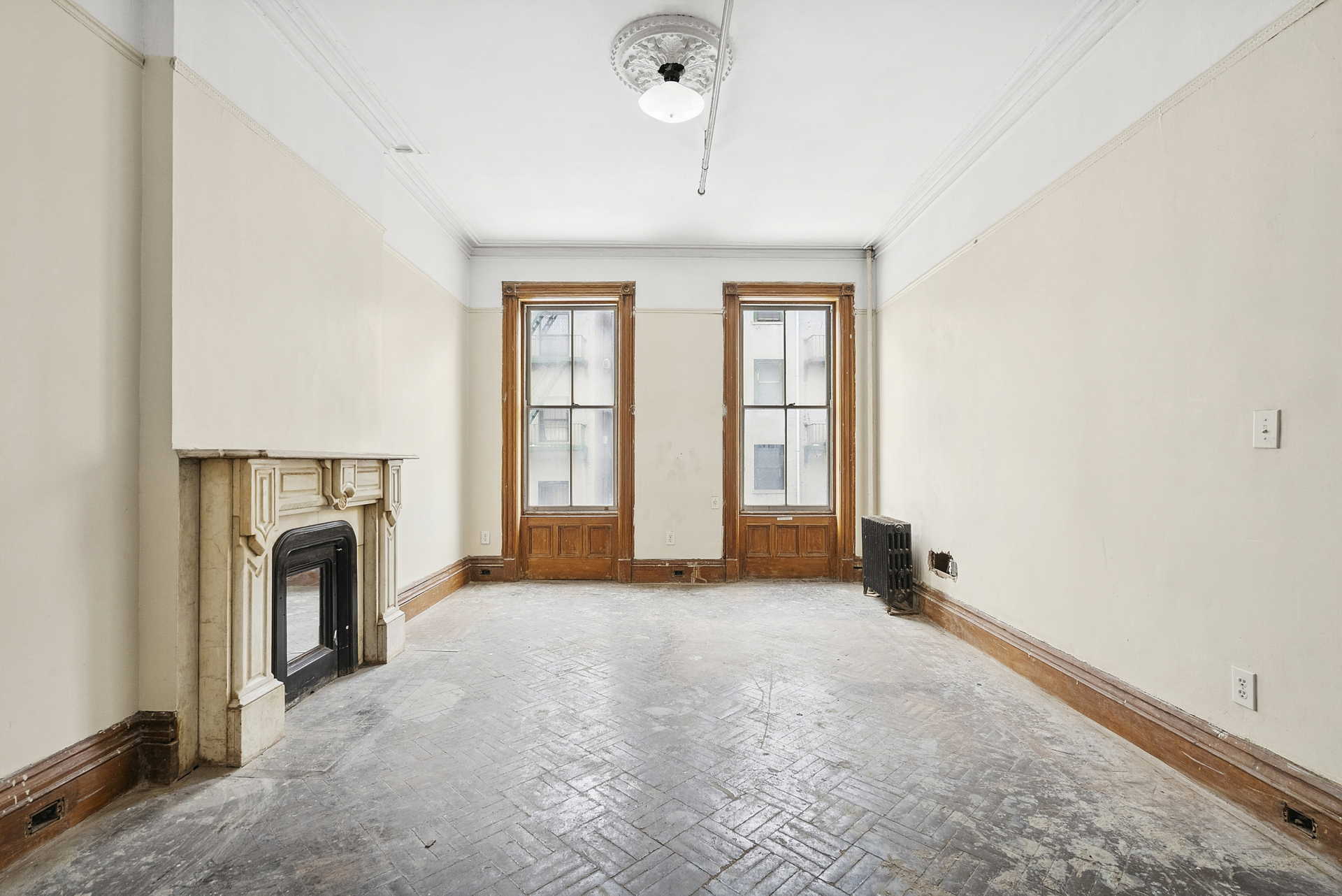 7 E 124TH Street