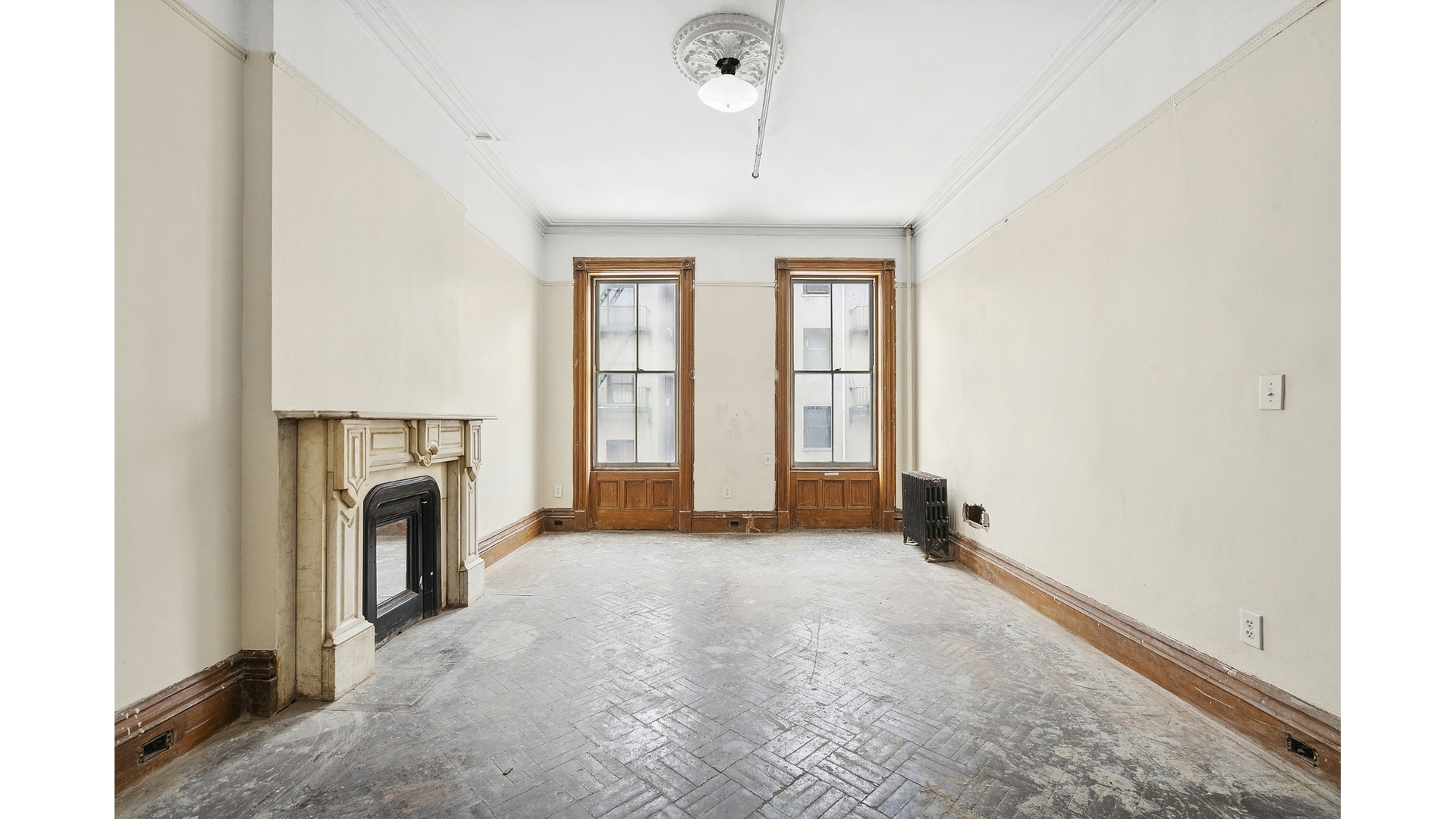 7 E 124TH Street